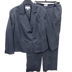 Le Suit Pantsuit Women's Size 22W Wide Leg Gray Pinstripe Fully Lined